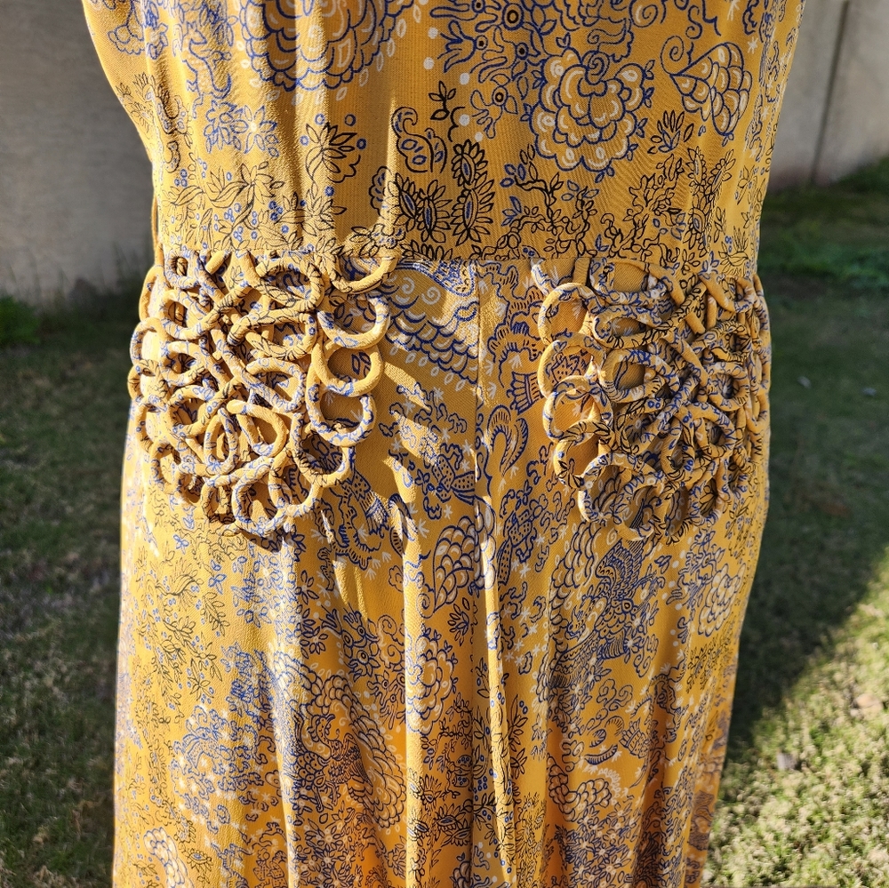 Vintage 1940s Novelty Print Dress with Lattice Features - Picture 3 of 13